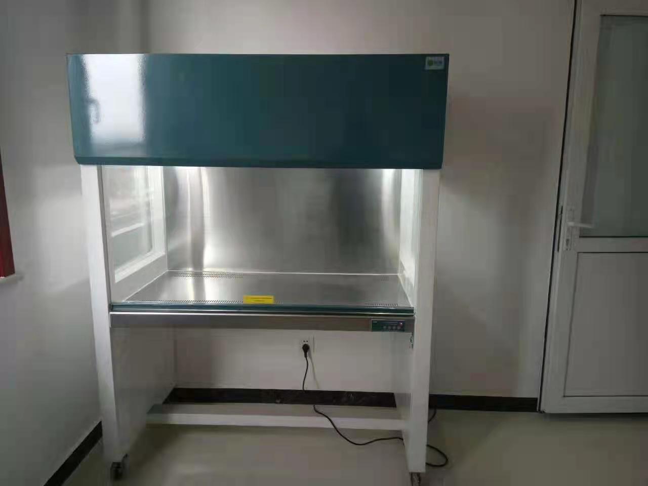 Banco limpo de fluxo laminar