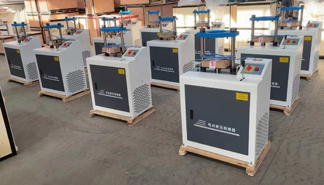 Máquina de Demoldagem Hidráulica Elétrica