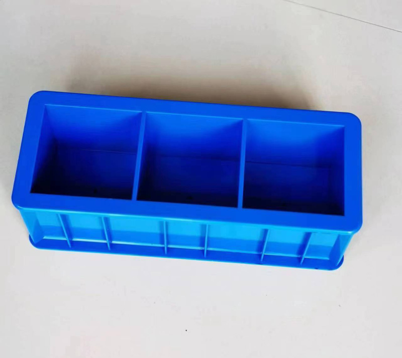 Molde de cubo de três gangues