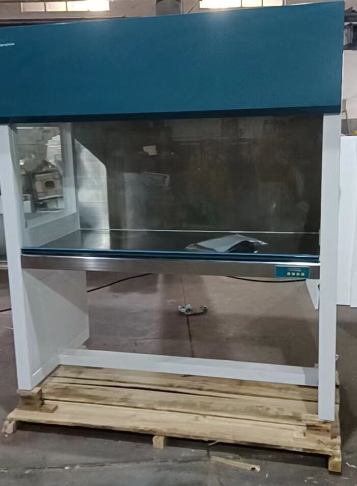 Bancos limpos de fluxo laminar vertical